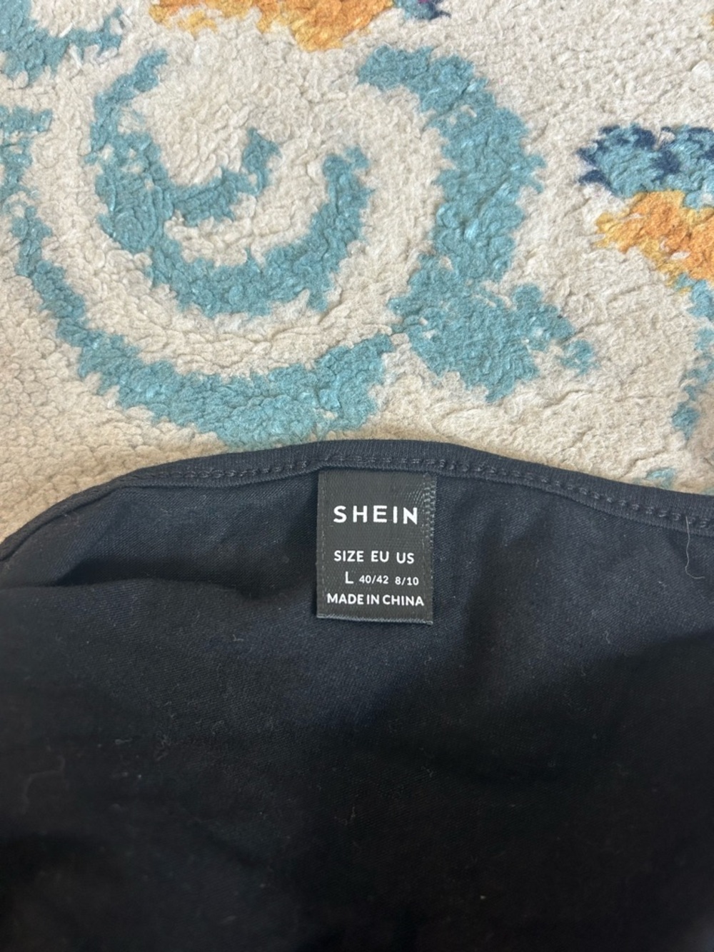 SHEIN Black Halter Keyhole Crop Camisole - Picture 3 of 3